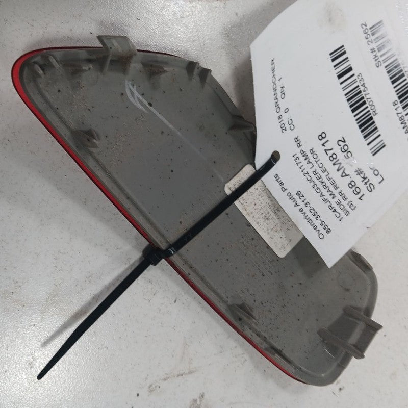 Grand Cherokee Passenger Right Rear Marker Light Lamp  2017 2018 2019 2020