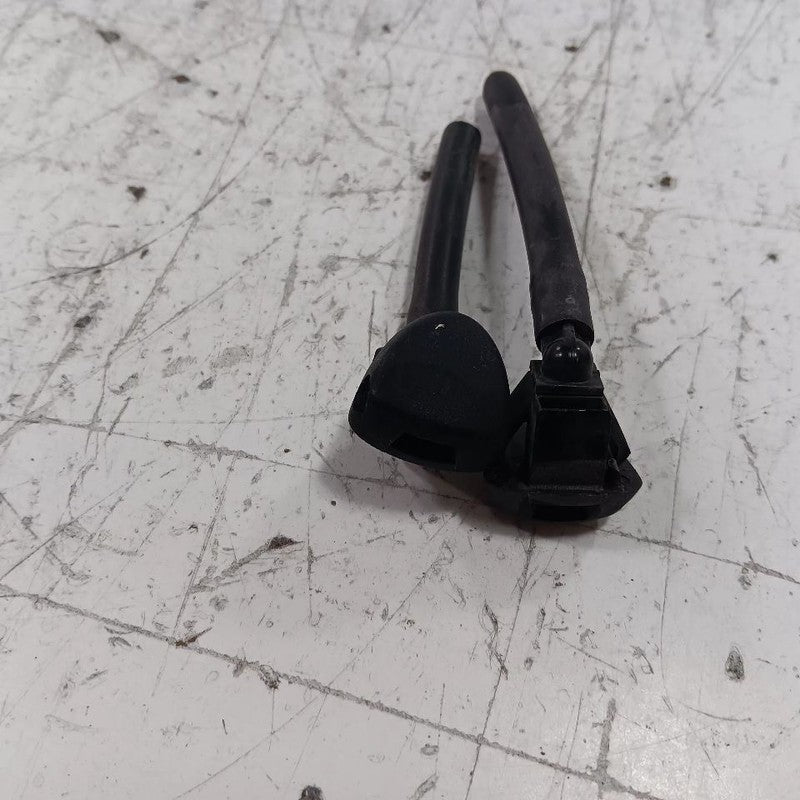 Fiat 500 Windshield Wiper Washer Fluid Hood Sprayer Nozzles 2018 OEM