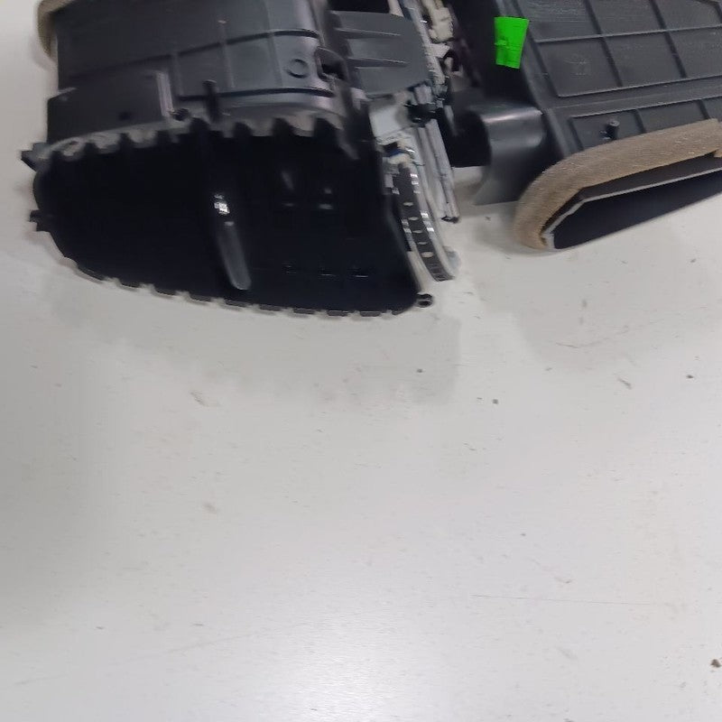 Jeep Cherokee Dash Air Vent Center Middle  2015 2016 2017