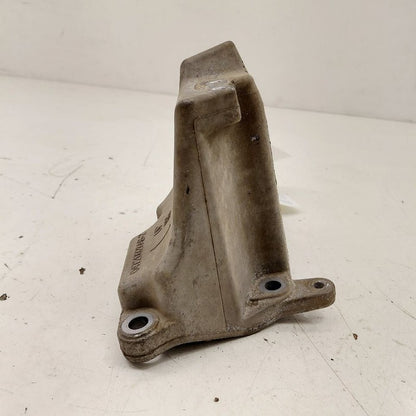 Chrysler 300 Passenger Right Side Engine Mount Bracket  2017 2018 2019