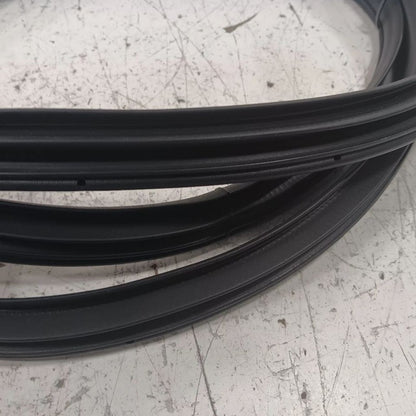 Hyundai Elantra On Body Door Jamb Seal Front Right Passenger  2017 2018 2019 202