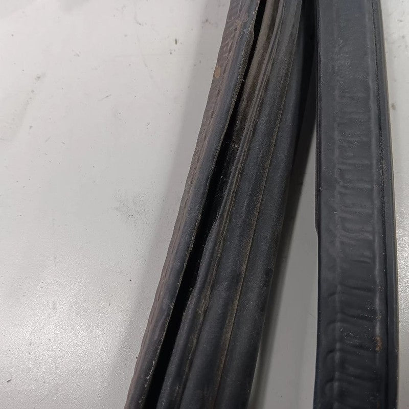 FIAT 500 Cowl Vent Panel Hood Rubber Seal  2017 2016 OEM