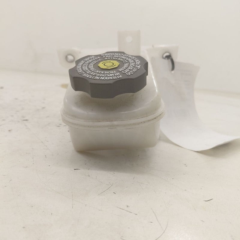 Buick Encore GX Brake Reservoir 2022 2023 2024 2025