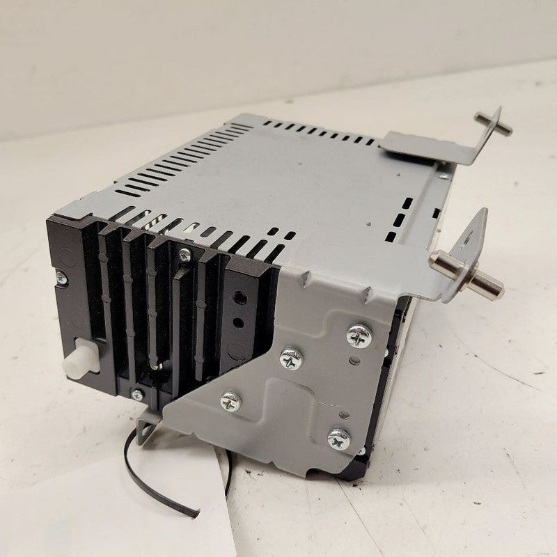 Audio Equipment Radio Receiver AM-FM-MP3 9 Speaker System 19 Ford Edge