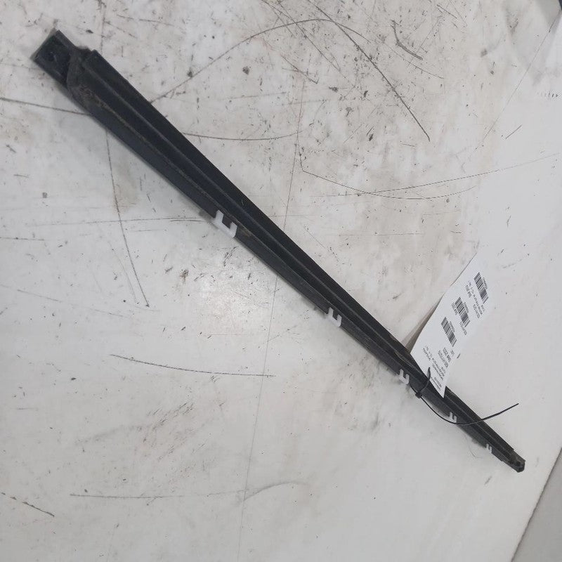 Hyundai Elantra Door Glass Window Weather Strip Trim Front Right Passe