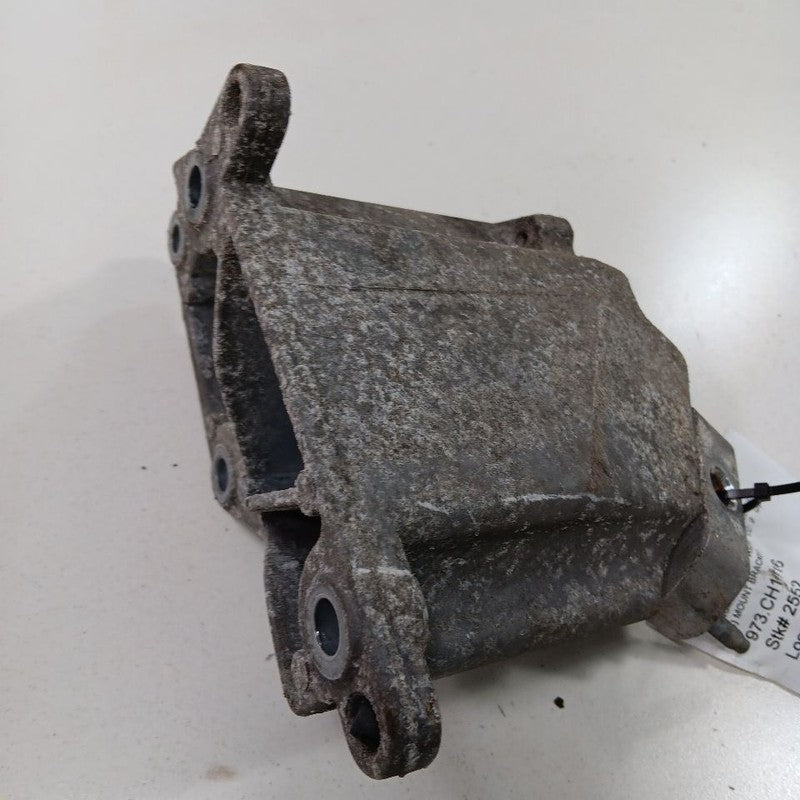 Chrysler 300 Engine Motor Mount Bracket Right Passenger 2015 2016 2017 2018 2017