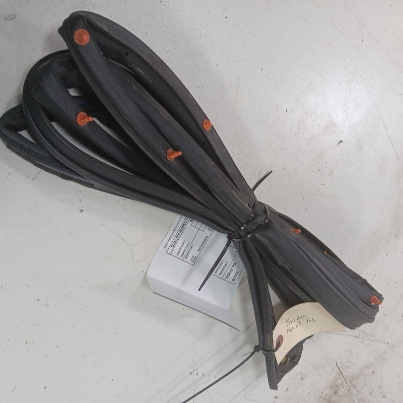 Toyota Corolla On Door Seal Rubber Left Driver Rear Back  2019 2018 20