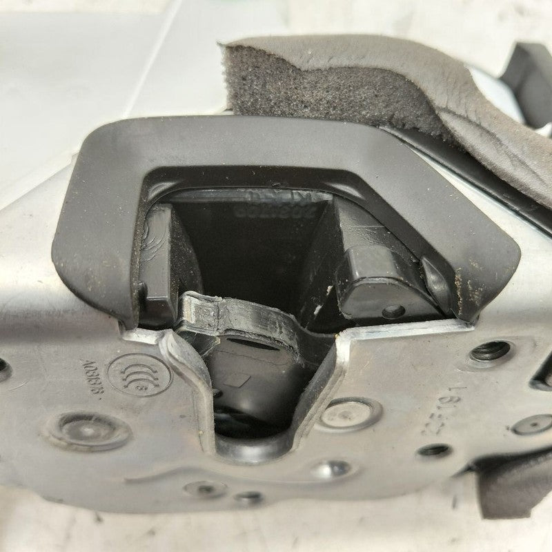 Chevy Trax Door Latch Lock Right Passenger Front  2022 2021