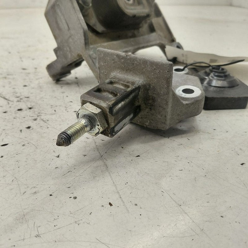 Nissan Versa Note Engine Motor Mount Left Driver  1.6 2019 2018 2017