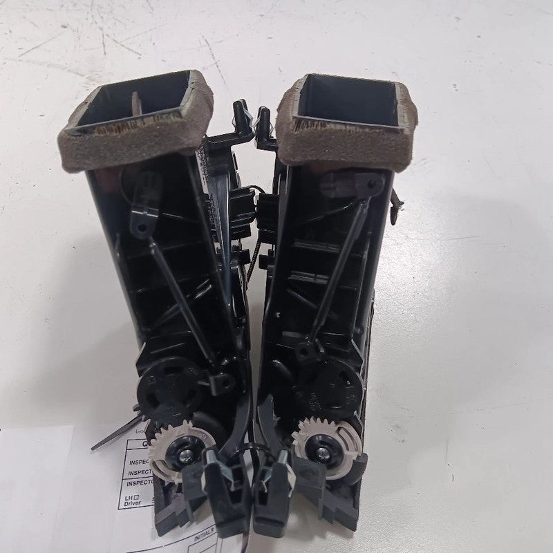 INFINITI Q50 Dash Air Vent Center Middle  2014 2015 2016 2017 2018