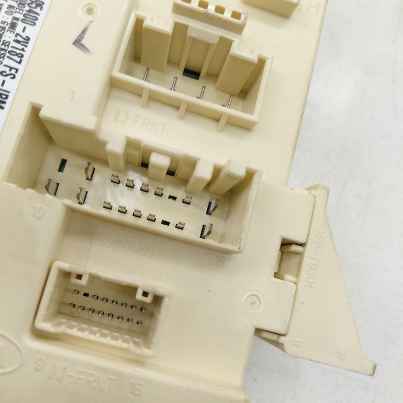 Hyundai Veloster Cabin Fuse Box Interior Inner Under Dash  2017 2016 2