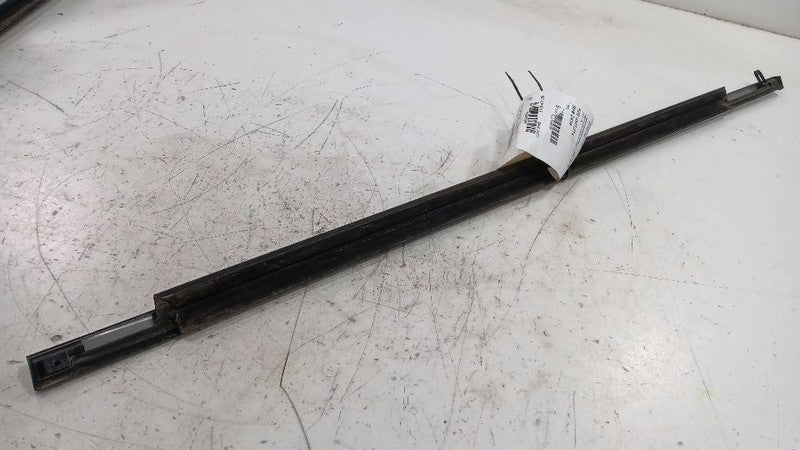 Chevy Traverse Door Glass Window Weather Strip Trim Front Right Passen