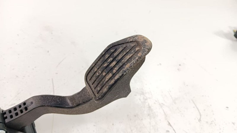 Toyota Prius Gas Accelerator Pedal    2012 2013 2014 2015 OEM