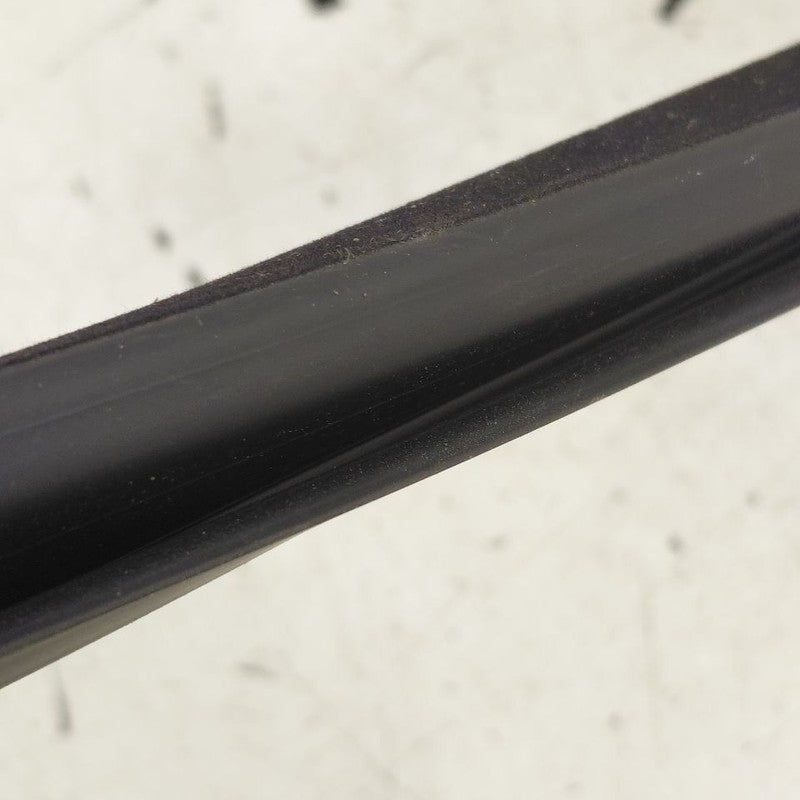 Hyundai Veloster Left Front Weather Strip Interior  2017 2016 2015 201