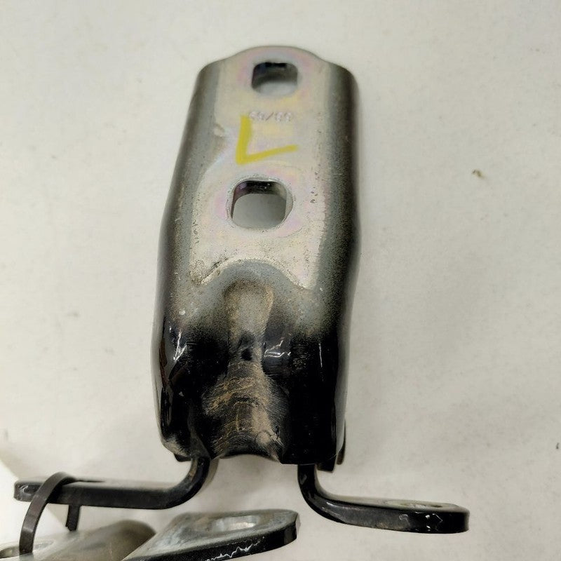 Chevy Trailblazer Door Hinge Set Left Driver Rear  2023 2022 2021