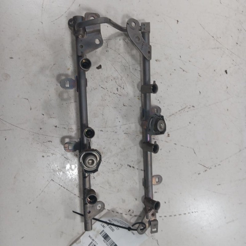 INFINITI QX50 Fuel Rail Injection Injector Mount Bar  2017 2016 2015 2014
