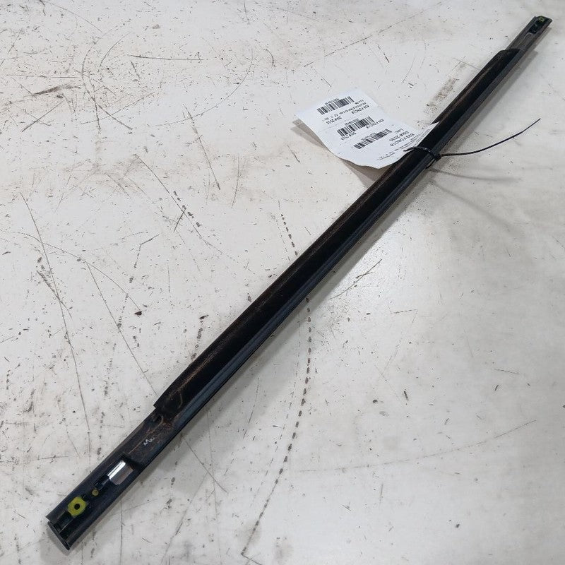 Ford Escape Door Glass Window Weather Strip Trim Rear Right Passenger 