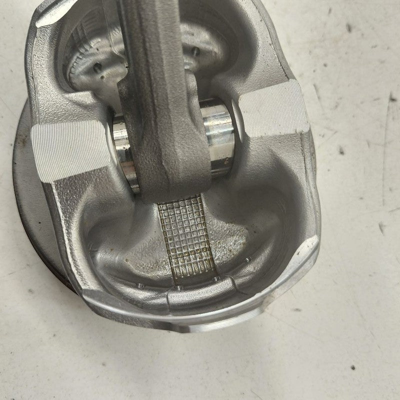 Subaru XV Crosstrek Single Piston With Connecting Rod   2.5 2025 2024