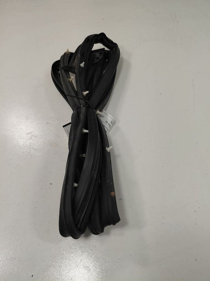 Hyundai Tucson On Door Seal Rubber Left Driver Front  2016 2017 2018