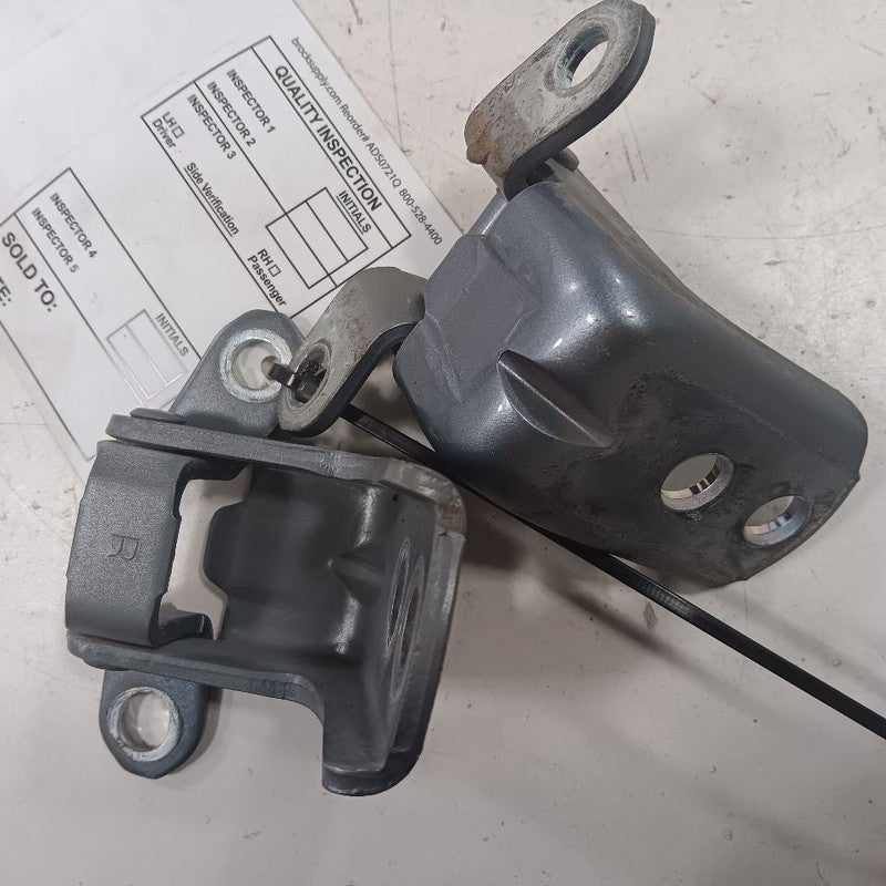 INFINITI QX50 Door Hinge Set Right Front Passenger  2017 2016 2015 201