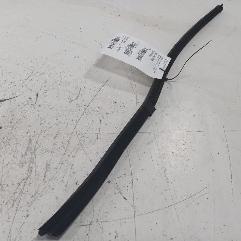 Hyundai Elantra Right Rear Weather Strip Interior  2017 2018 2019 2020