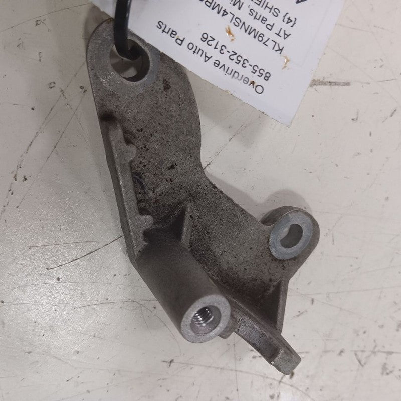 Chevy Trailblazer Automatic Transmission Shift Cable Mount Bracket 202