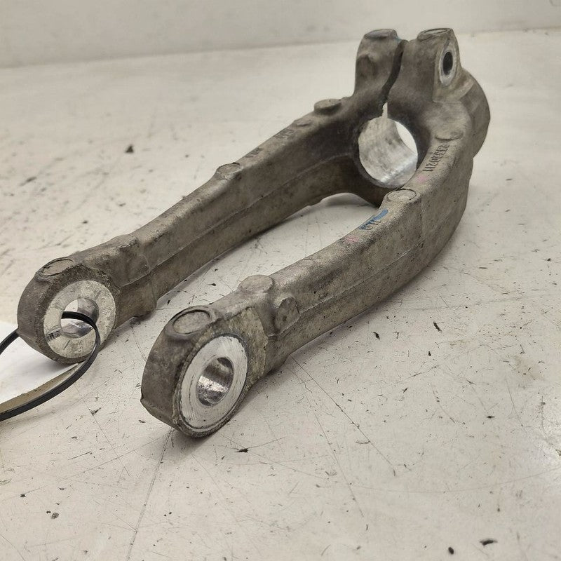 Cadillac CT6 Driver Left Front Strut Fork 2018 2017 2016