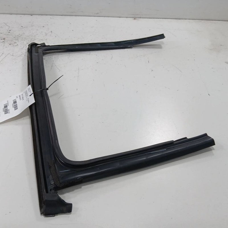 Jeep Compass Door Glass Window Seal Rubber Left Rear Back 2017 2018 2019 