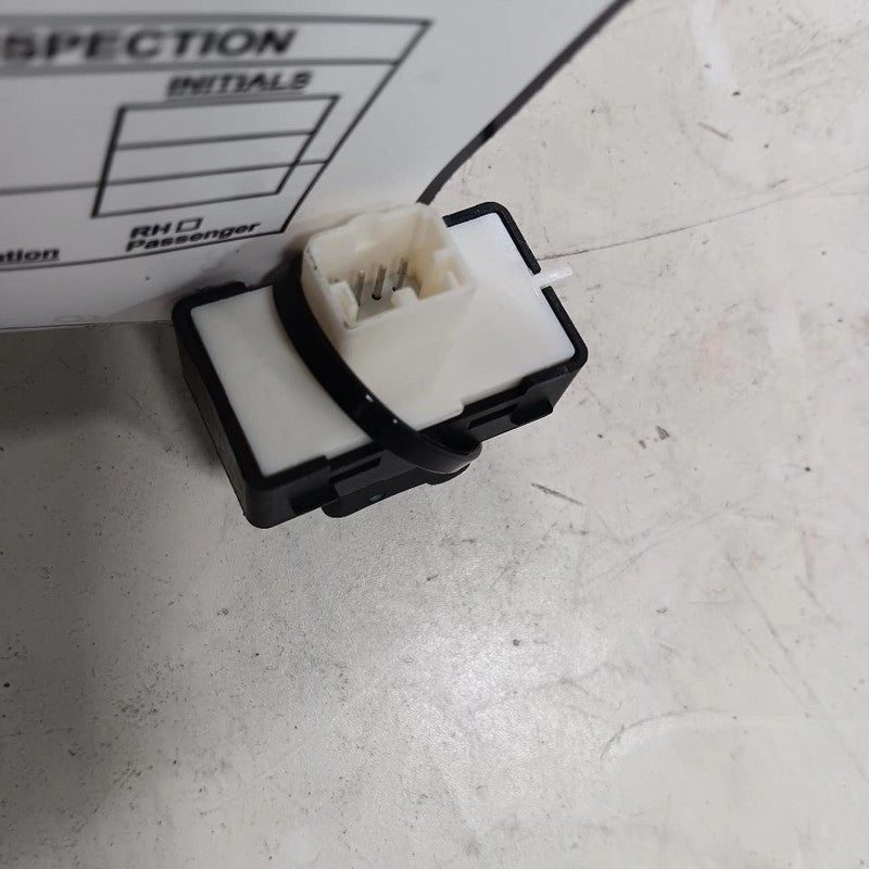 FIAT 500 Power Window Switch Right Passenger Rear  2017 2016 OEM