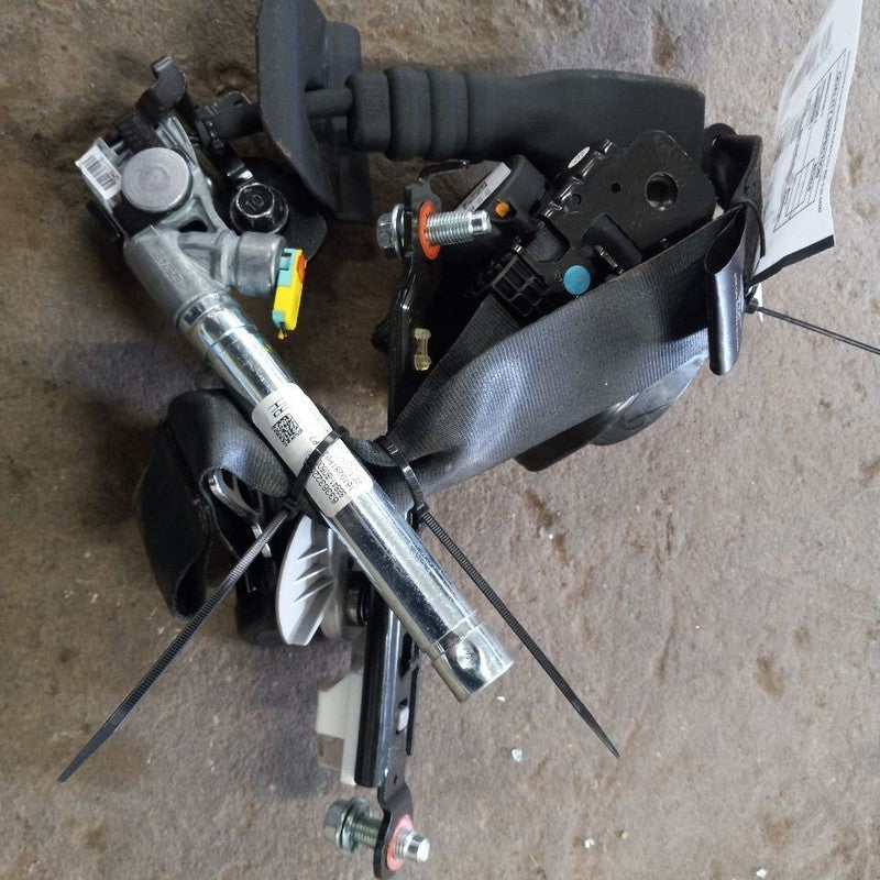 88820B0500WK Passenger Right Front Seat Belt Strap Retractor Fits 14-18 Kia Forte