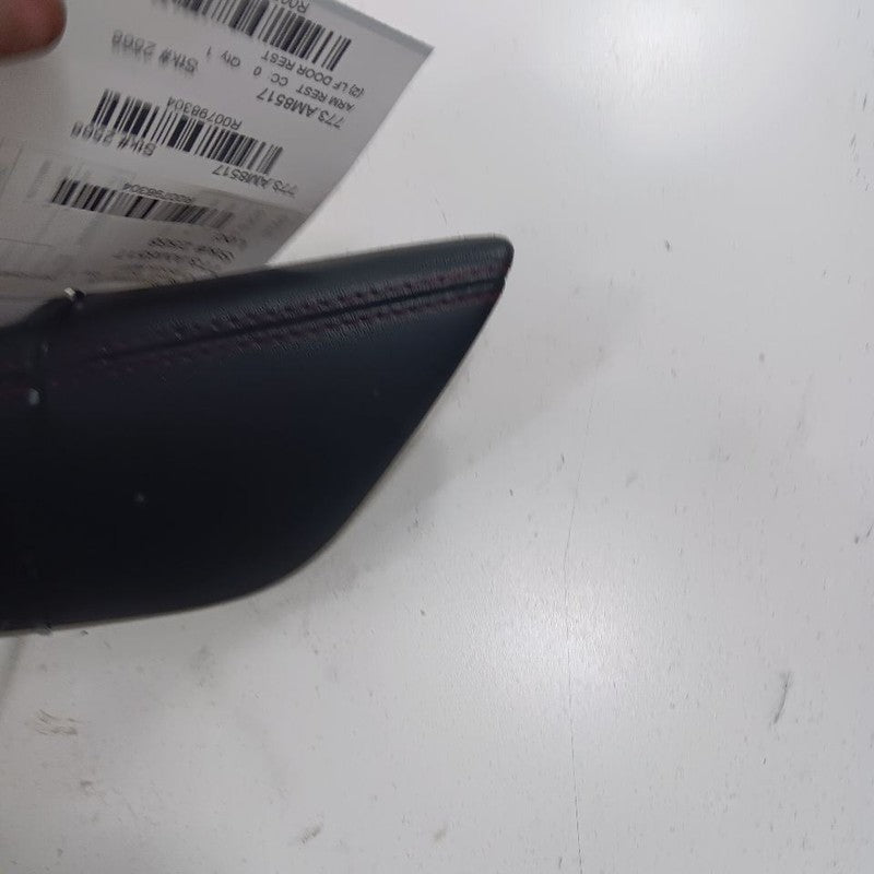 Jeep Cherokee Driver Left Front Door Arm Rest  2015 2016 2017