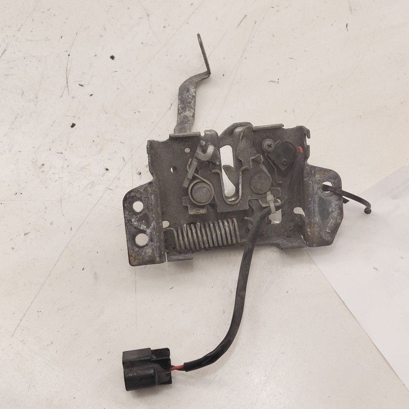 Mitsubishi Outlander   Hood Latch  2018 2017 2016