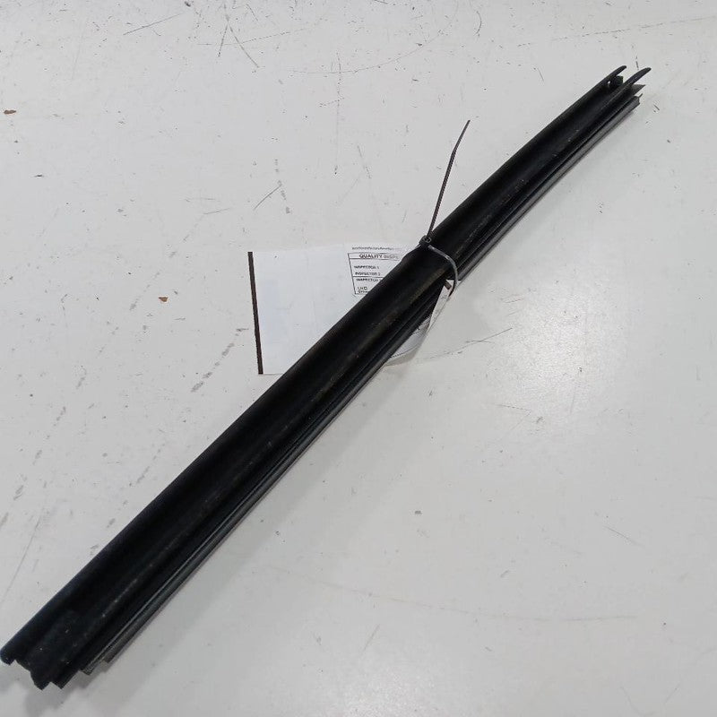 Jeep Compass Right Rear Weather Strip Interior  2021 2020 2019 2018 20