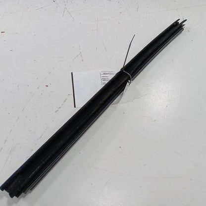 Jeep Compass Right Rear Weather Strip Interior  2021 2020 2019 2018 20