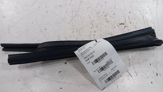 Hyundai Veloster Door Glass Window Seal Rubber Right Passenger Front  