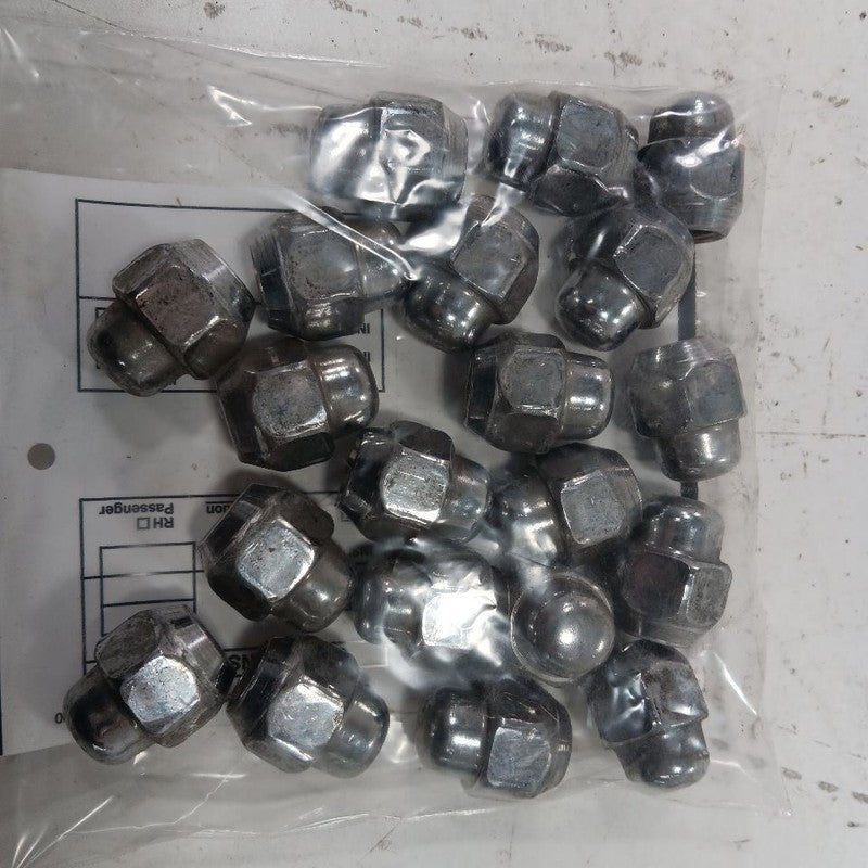 Kia Optima Lug Nut Set  2020 2019 2018 2017 OEM