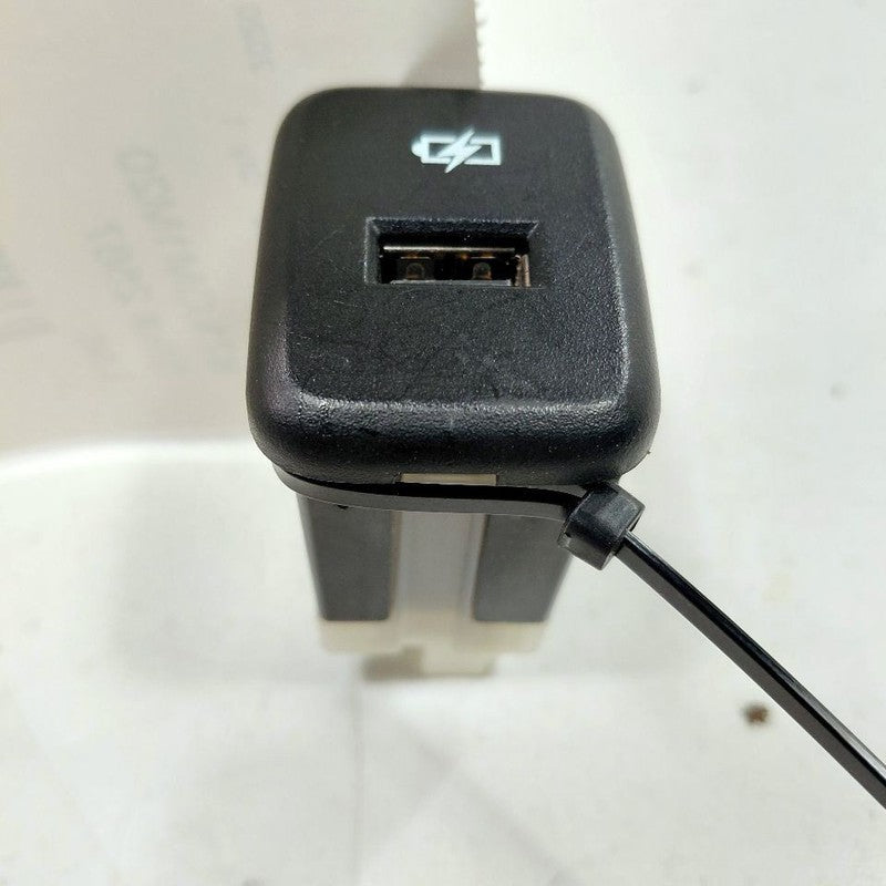 Chevy Malibu USB Plug In Hub Port 2019 2020 2021 2022 OEM
