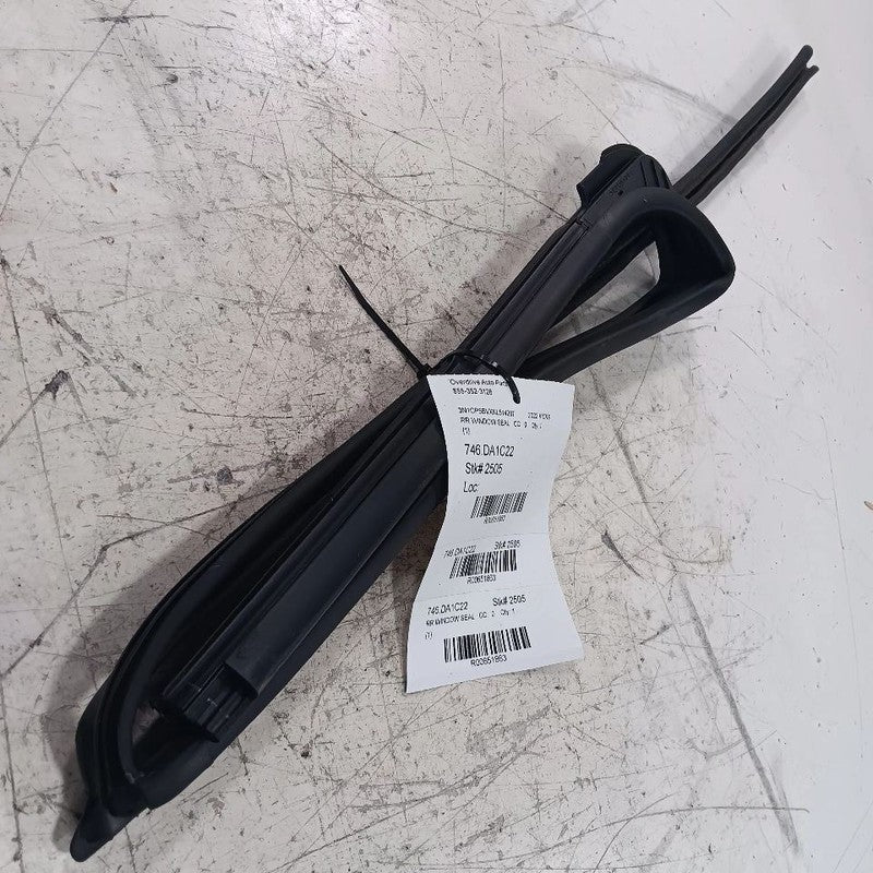 Nissan Kicks Door Glass Window Seal Rubber Right Passenger Rear Back  2021 2022 