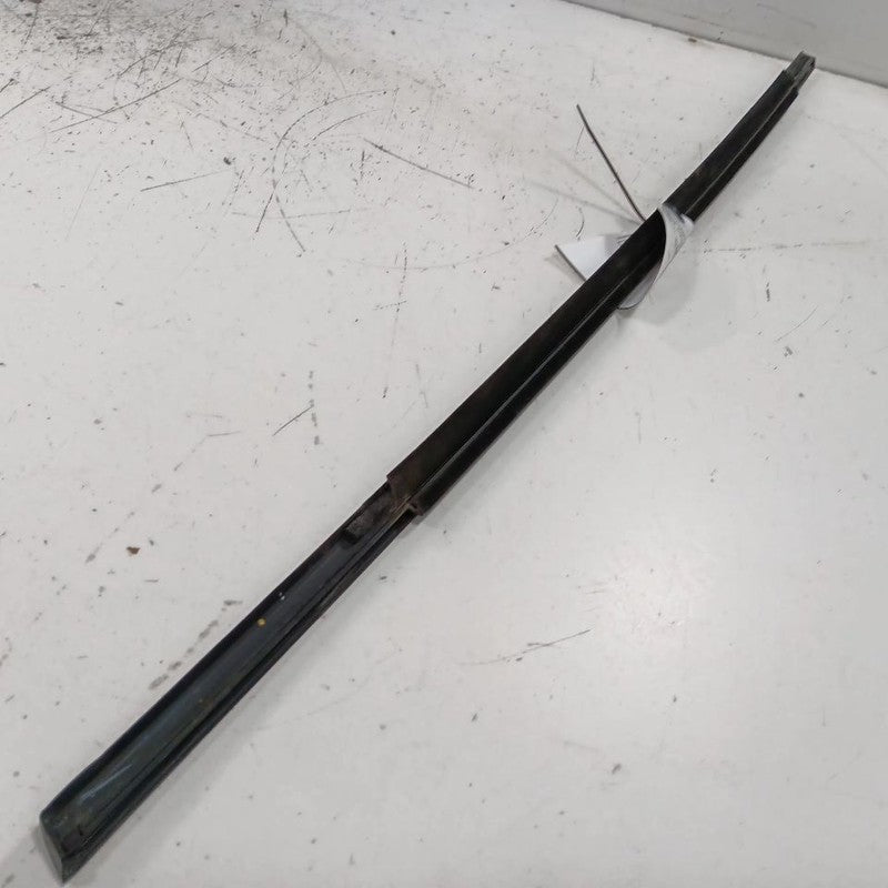 Jeep Compass Door Glass Window Weather Strip Trim Front Right Passenge