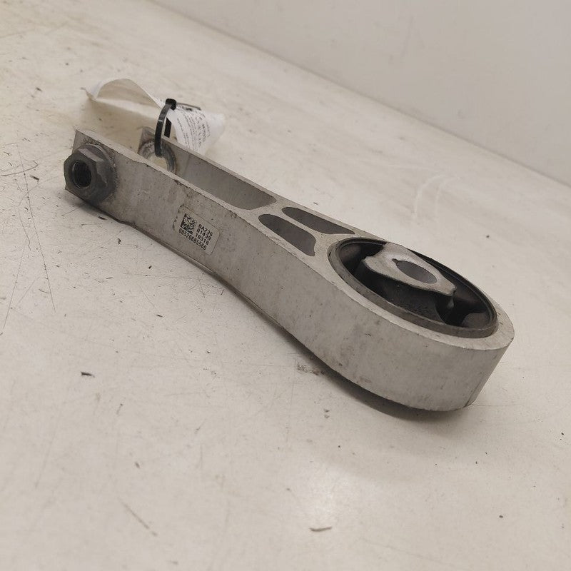 2018 Fiat 500 X 2.4 Model Engine Motor Mount Rear Back