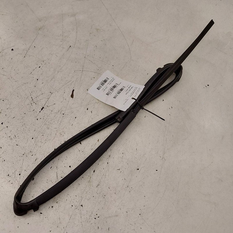 Mitsubishi Mirage Door Glass Window Seal Rubber Right Passenger Rear B