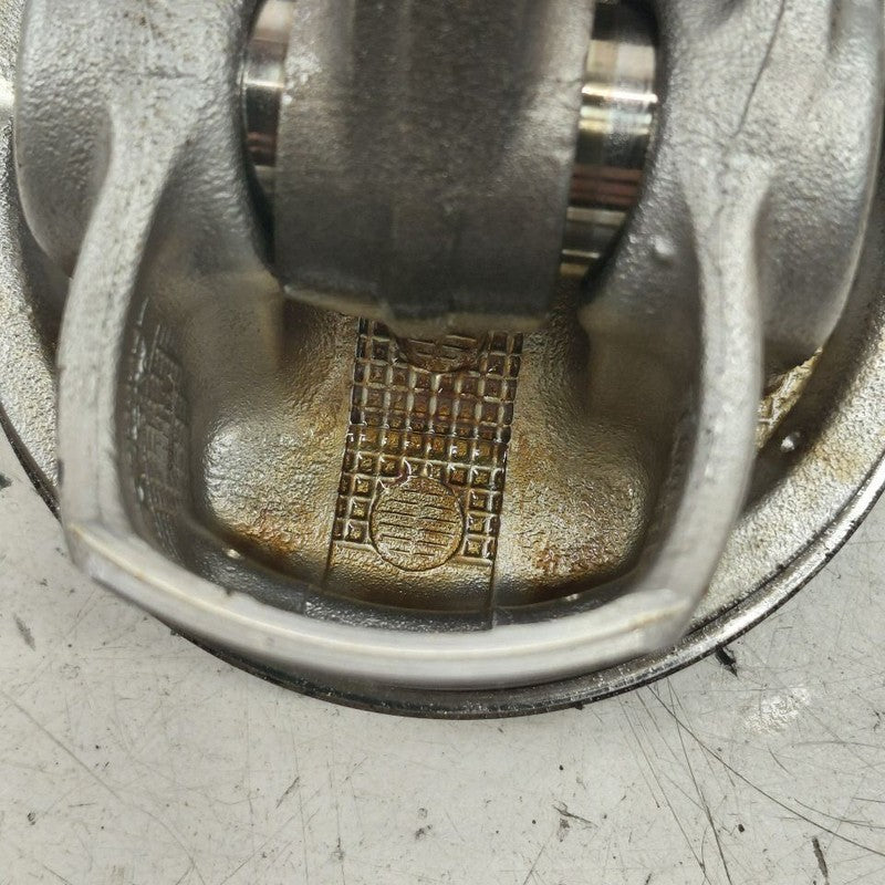 Toyota Prius Single Piston With Connecting Rod   1.8 2022 2021 2020
