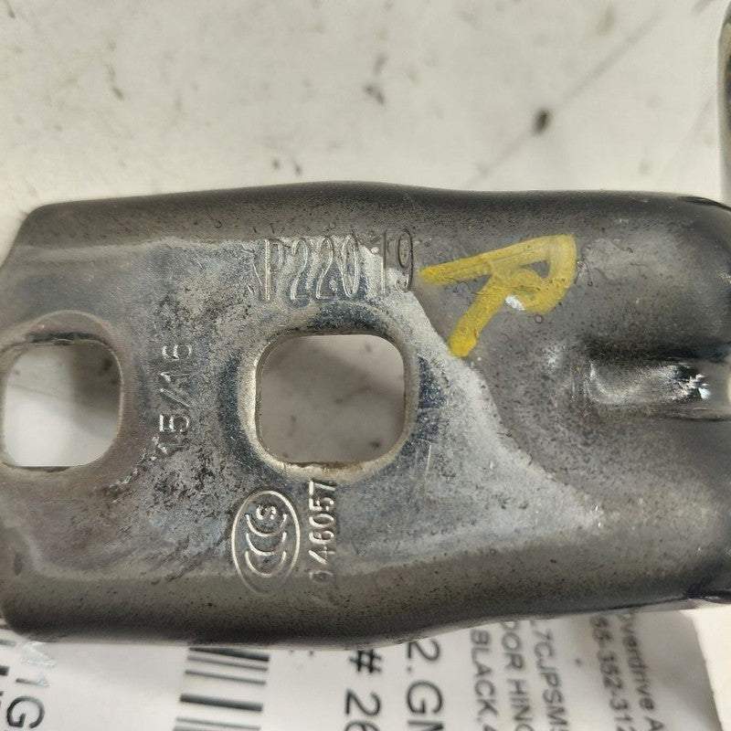 Chevy Trax Door Hinge Set Right Front Passenger  2022 2021