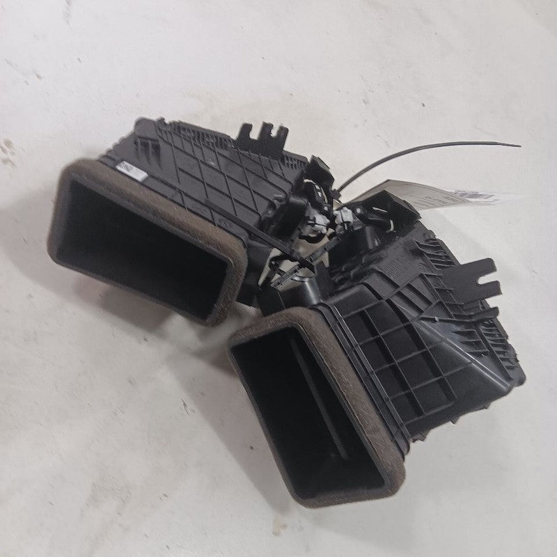 Buick Encore Dash Air Vent Center Middle  2022 2021 2020 2019 2018