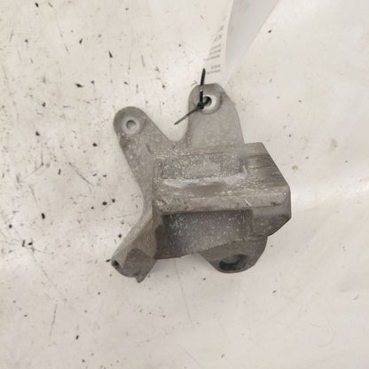 Cadillac CT6 Passenger Right Side Engine Mount Bracket  2018 2017 2016