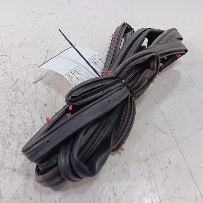 Subaru Legacy Outback On Door Seal Rubber Left Driver Front  2015 2016