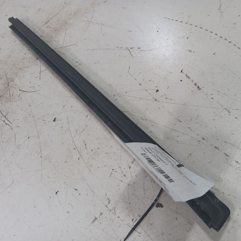 Chevy Trailblazer Left Front Weather Strip Interior  2021 2022 2023 20
