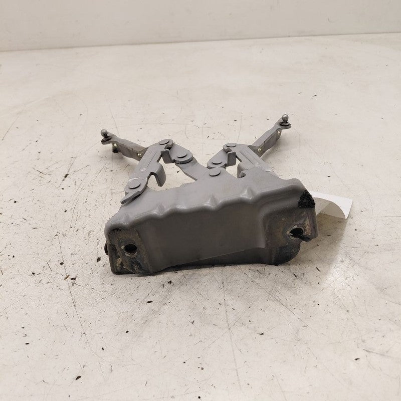 Kia Sorento Hood Hinge Set Left and Right  2018 2017 2016