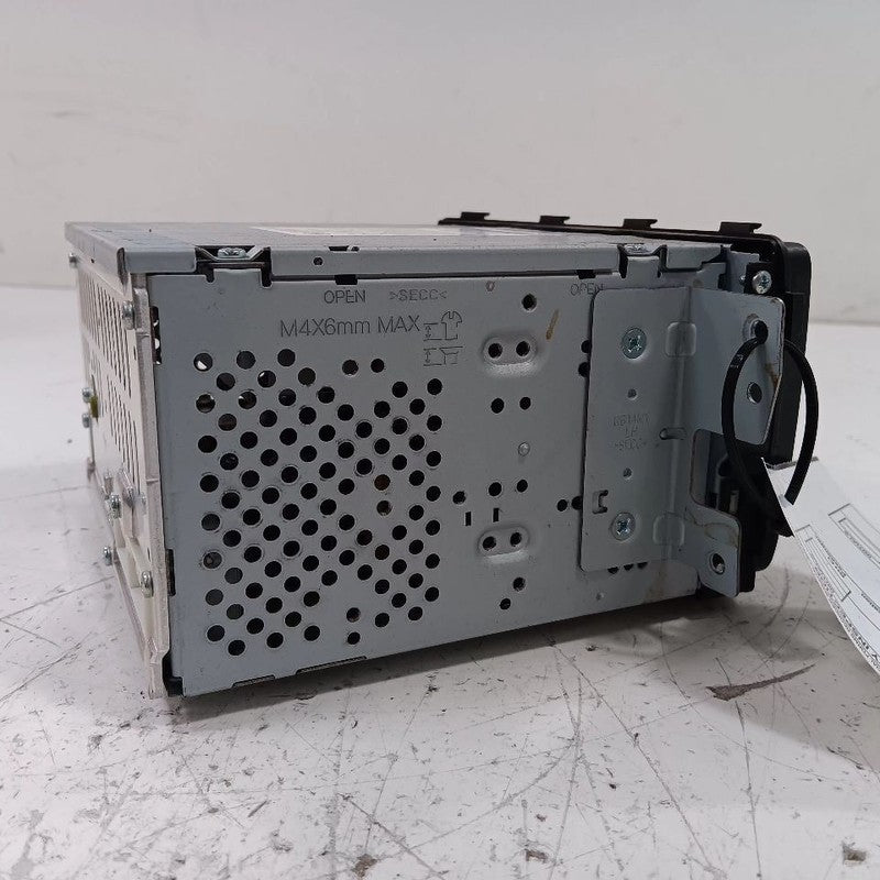 Audio Equipment Radio AM-FM-stereo-CD-MP3 US Market Fits 14 ACCENT