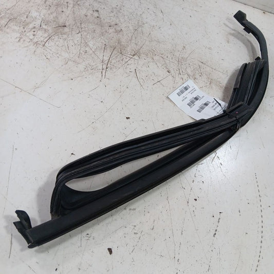 Fiat 500 Door Glass Window Seal Rubber Right Passenger Rear Back  2016